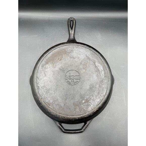 Lodge 10SK Cast Iron Skillet 12"Frying Pan-Double Handle Pour– USA #53 - Picture 5 of 7